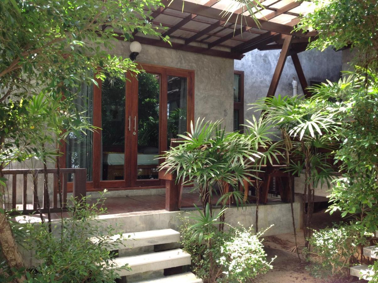 Waikiki Beach Garden Resort Ban Nua Extérieur photo